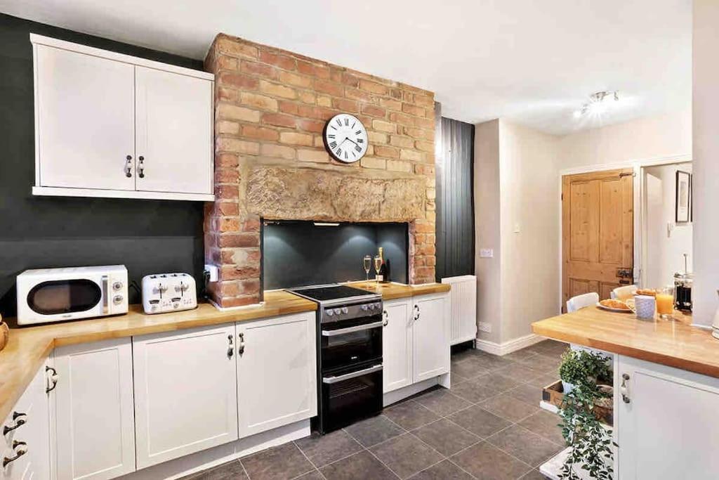 The Stanley Suite 1 Bedroom Apt Dog Friendly Patio Harrogate Exterior photo